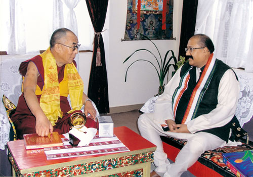 Shri Maharaj Ji with His Holiness Dalai Lama.